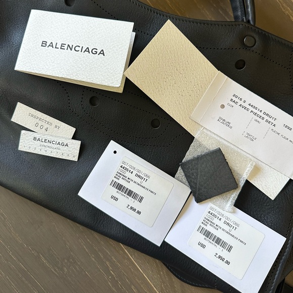 BALENCIAGA LEATHER CITY BLACKOUT BAG - Picture 8 of 13